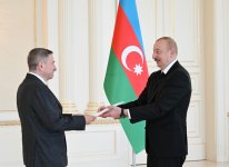 Prezident İlham Əliyev Danimarkanın Azərbaycanda yeni təyin olunmuş səfirinin etimadnaməsini qəbul edib (FOTO/VİDEO) (YENİLƏNİB)
