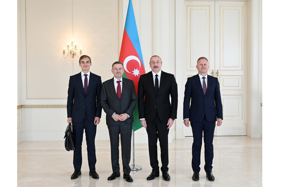 Prezident İlham Əliyev Danimarkanın Azərbaycanda yeni təyin olunmuş səfirinin etimadnaməsini qəbul edib (FOTO/VİDEO) (YENİLƏNİB)