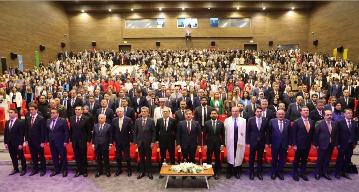 “Türkiyə yüzilliyində I Beynəlxalq Türk Diasporu Simpoziumu” işə başlayıb (FOTO)