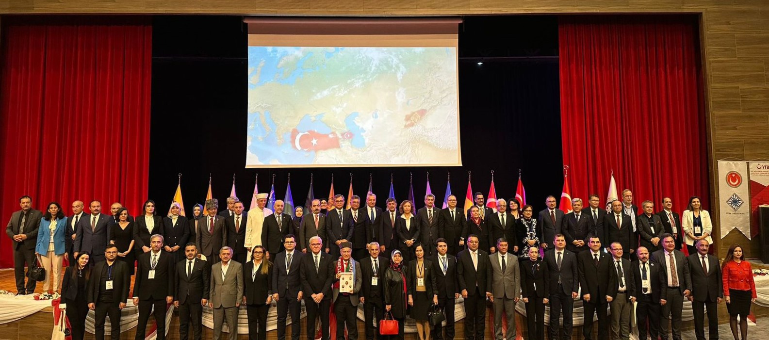 “Türkiyə yüzilliyində I Beynəlxalq Türk Diasporu Simpoziumu” işə başlayıb (FOTO)