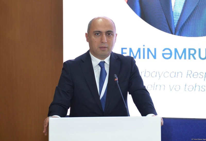 Emin Əmrullayev məzunları təbrik etdi