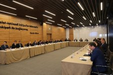 Biznes mühiti ilə bağlı sahibkarların və maraqlı tərəflərin məlumatlılıq səviyyəsinin artırılması müzakirə olunub (FOTO)