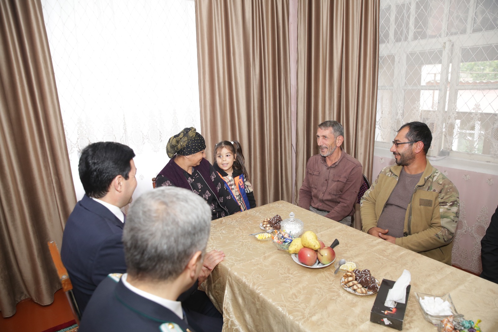 Xaçmazda Antiterror əməliyyatı şəhidi Elvin Qayıbovun ailəsi ziyarət olunub (FOTO)