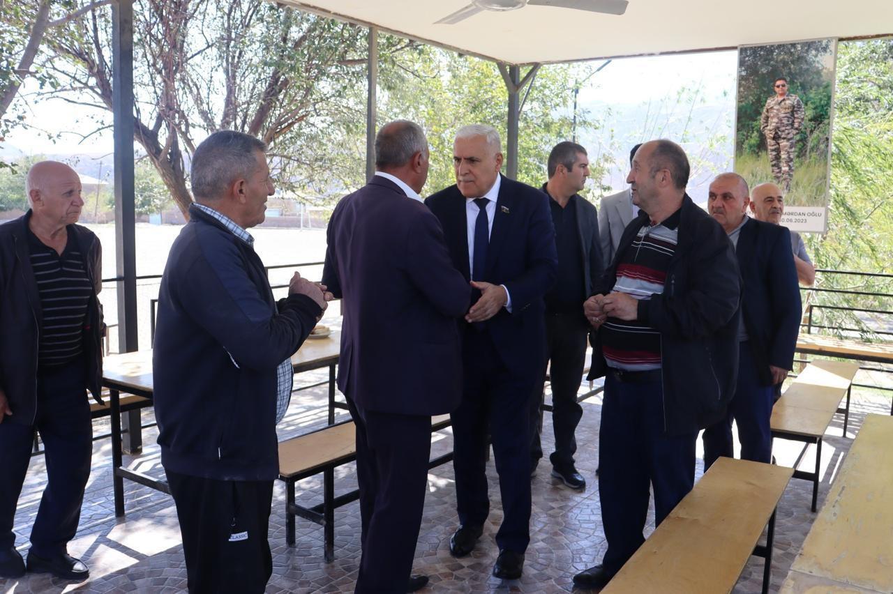 Milli Məclisin deputatı Vüqar Rəhimzadə seçiciləri ilə görüşüb (FOTO)