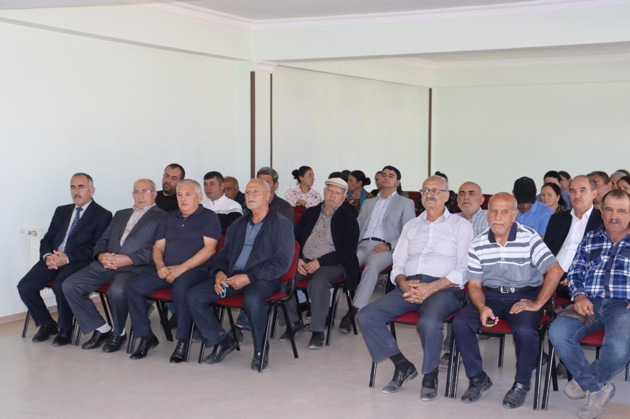 Milli Məclisin deputatı Vüqar Rəhimzadə seçiciləri ilə görüşüb (FOTO)