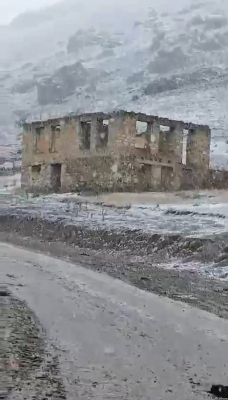 Laçının iki kəndinə qar yağıb (FOTO)