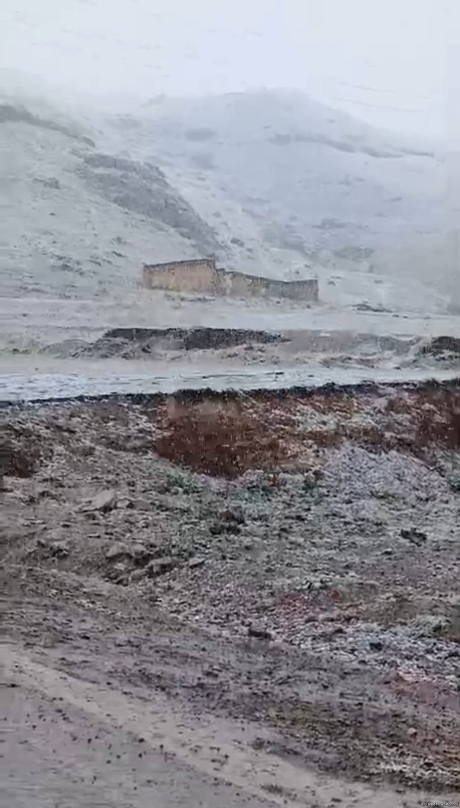 Laçının iki kəndinə qar yağıb (FOTO)