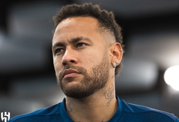 Neymar 1 ildən sonra yaşıl meydanlara qayıtdı