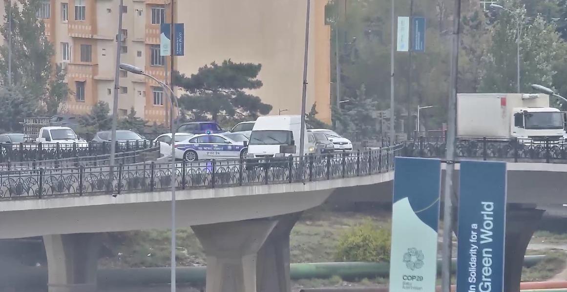 Bakıda bəzi yollara məhdudiyyət tətbiq edilib (FOTO)