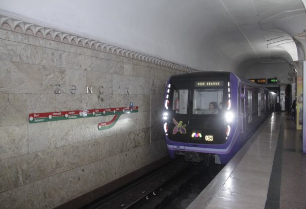 Yeni tədris ili ilə əlaqədar metroda sıxlığın qarşısının alınması üçün hansı işlər görülür? - AÇIQLAMA