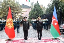 Zakir Həsənov qırğızıstanlı həmkarı ilə görüşüb: hərbi əməkdaşlıq planı imzalanıb (FOTO)