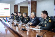 Zakir Həsənov qırğızıstanlı həmkarı ilə görüşüb: hərbi əməkdaşlıq planı imzalanıb (FOTO)