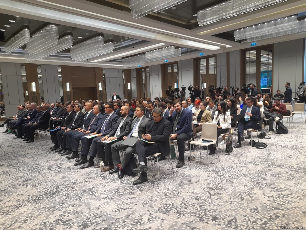 ADY-nin ilk “Dayanıqlılıq hesabatı”nın təqdimatı keçirilib (FOTO)