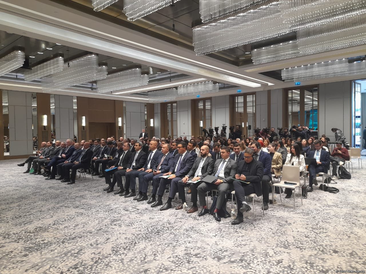 ADY-nin ilk “Dayanıqlılıq hesabatı”nın təqdimatı keçirilib (FOTO)