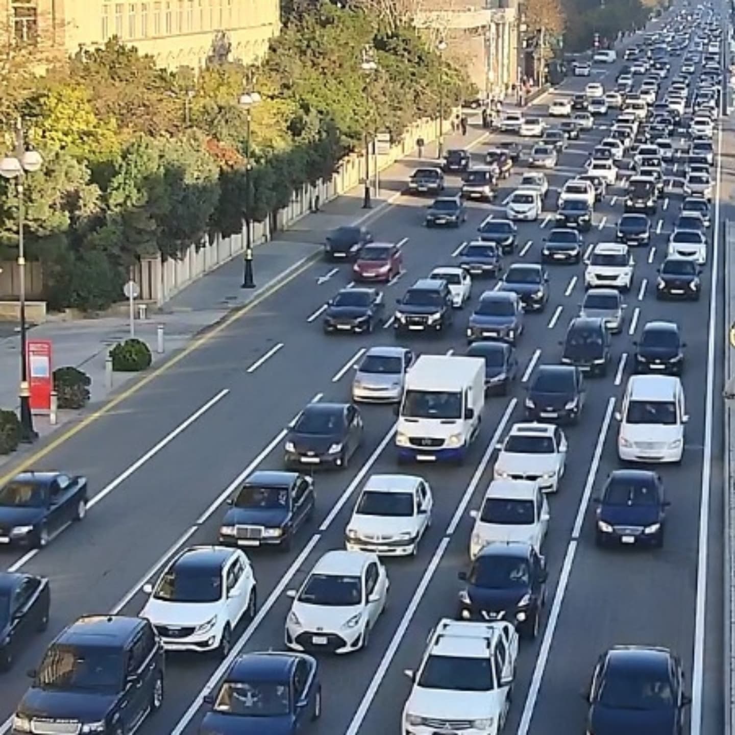 Sürücülərin NƏZƏRİNƏ: bu yollarda tıxac var - SİYAHI