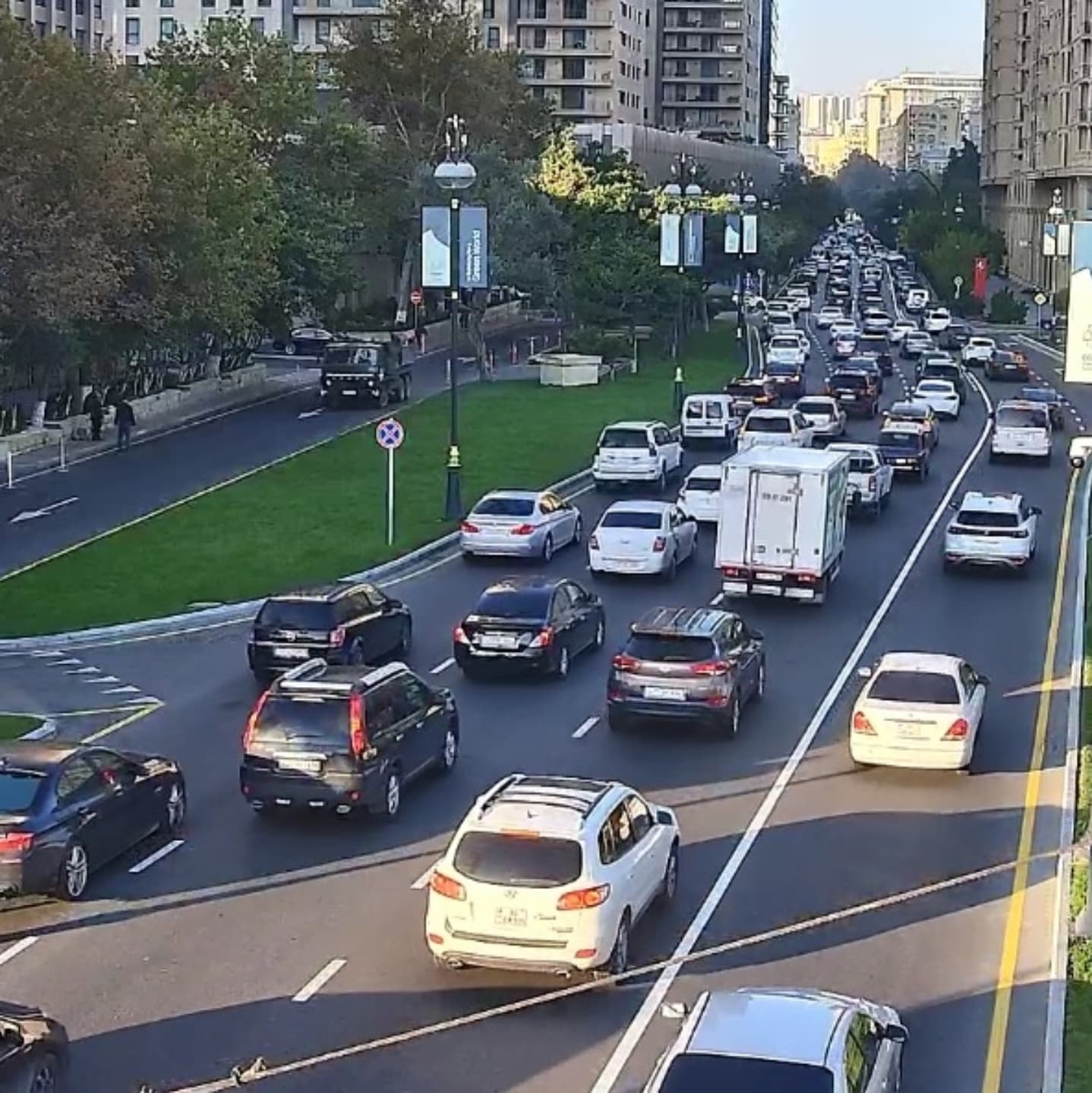 Sürücülərin NƏZƏRİNƏ: bu yollarda tıxac var - SİYAHI