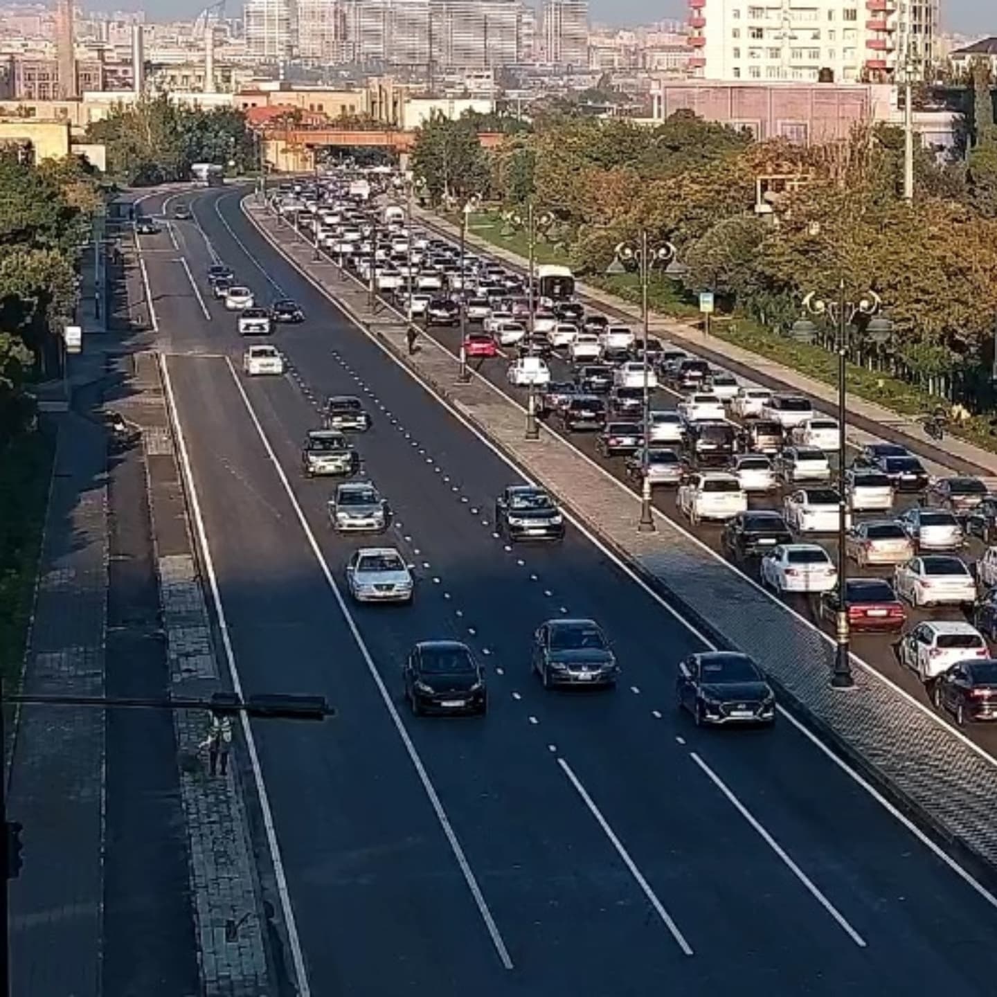 Sürücülərin NƏZƏRİNƏ: bu yollarda tıxac var - SİYAHI