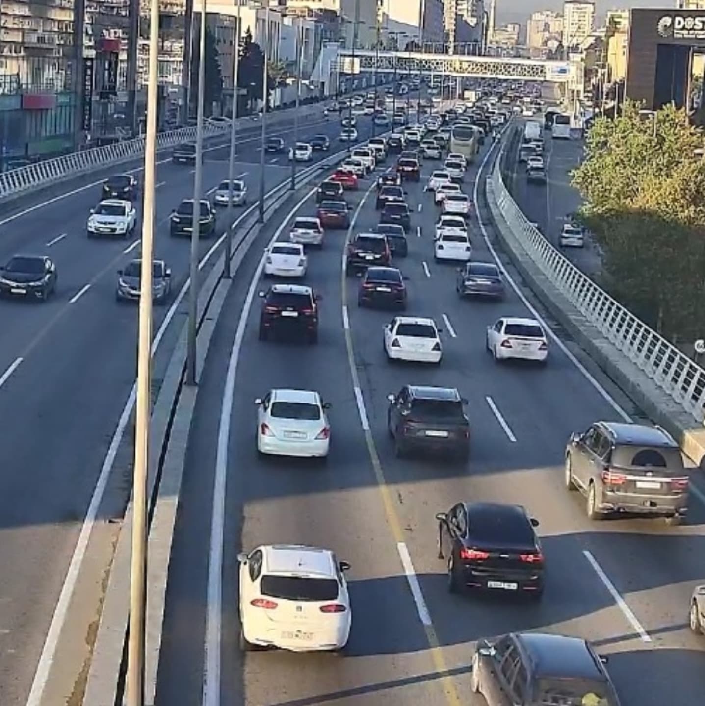 Sürücülərin NƏZƏRİNƏ: bu yollarda tıxac var - SİYAHI