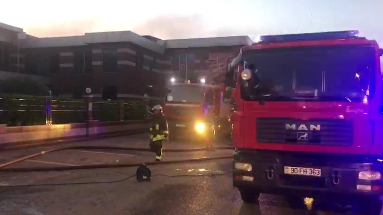 Bakıda obyektdəki yanğın söndürüldü (ƏLAVƏ EDİLİB) (FOTO/VİDEO)