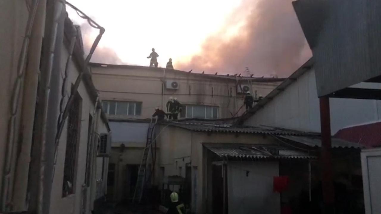 Bakıda obyektdəki yanğın söndürüldü (ƏLAVƏ EDİLİB) (FOTO/VİDEO)