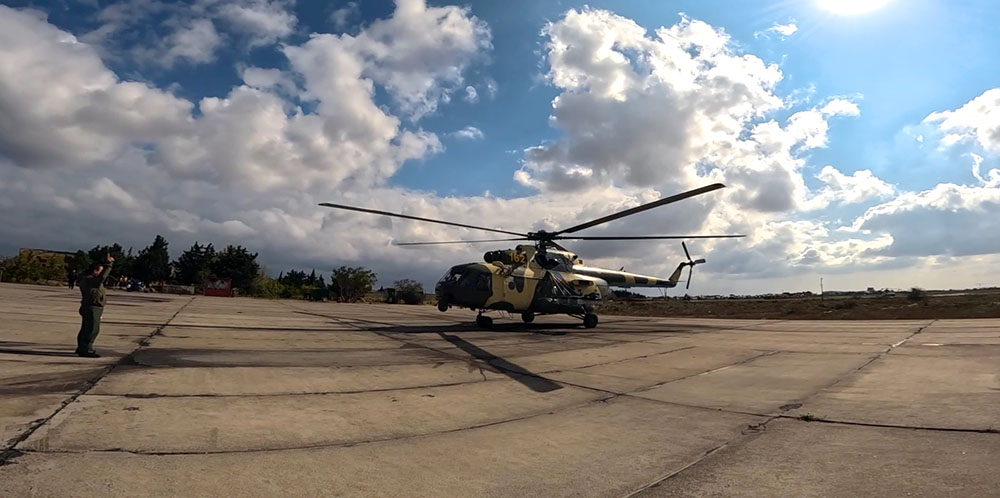 HHQ-nin helikopter bölmələri ilə təlim-məşq uçuşları keçirilib (VİDEO)