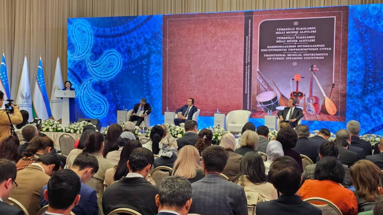 Türk Mədəniyyəti və İrsi Fondunun prezidenti Aktotı Raimkulova Özbəkistanda forumda çıxış edib (FOTO)