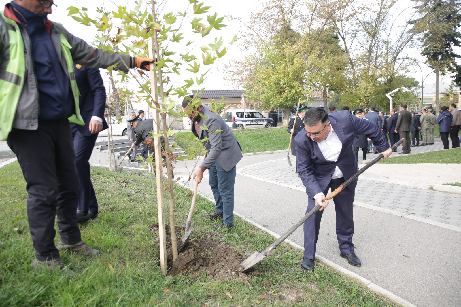 Xaçmaz rayonunda növbəti ağacəkmə aksiyası keçirilib (FOTO)