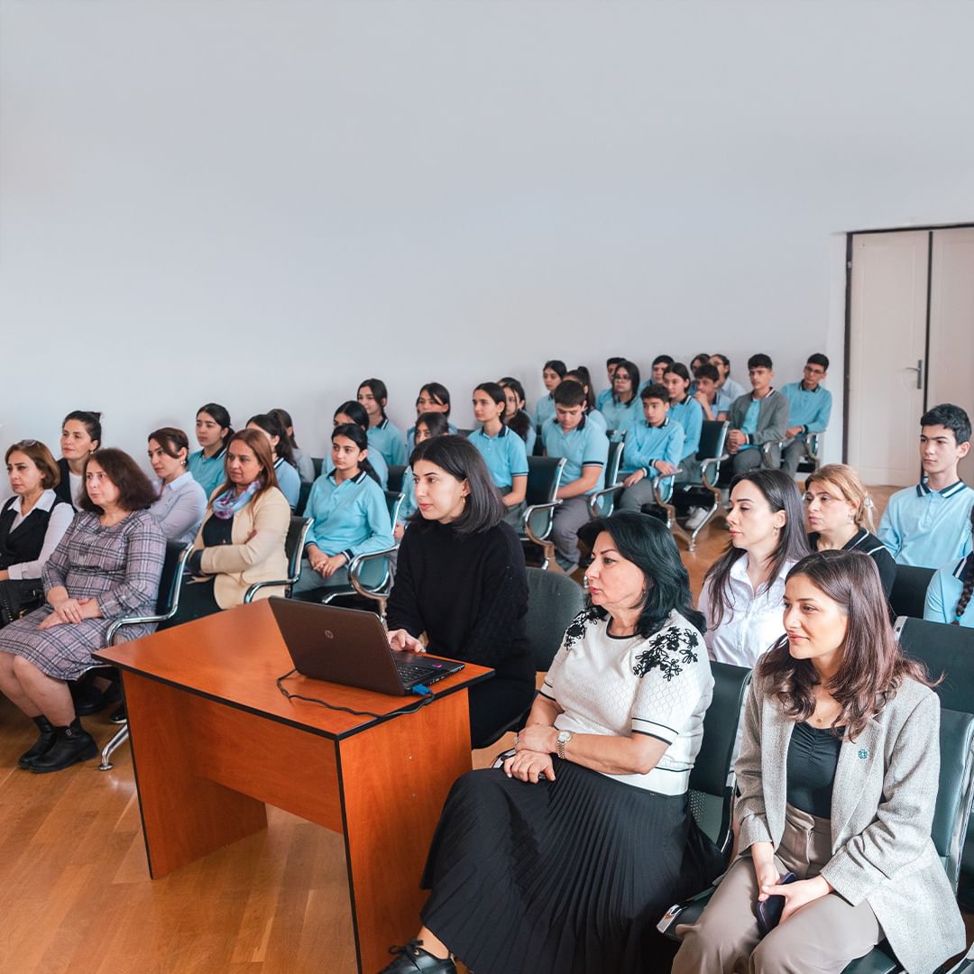 Məktəblərdə dayanıqlılıq mövzusunda seminarlar keçirilib (FOTO)