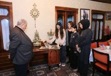 Heydər Əliyev Fondunun vitse-prezidenti Leyla Əliyeva çoban Xanışın ailəsi ilə görüşüb (FOTO/VİDEO)