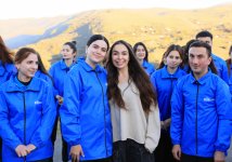 Heydər Əliyev Fondunun vitse-prezidenti Leyla Əliyeva Lerikdə ağacəkmə aksiyasında iştirak edib (FOTO)