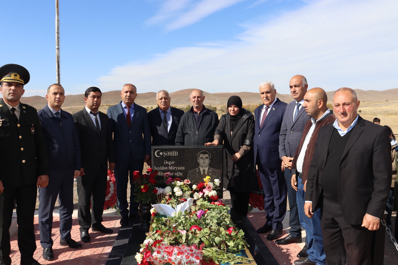 Vüqar Rəhimzadə Culfa rayonunun Əbrəqunus kəndində şəhidin anım mərasimində iştirak edib (FOTO)