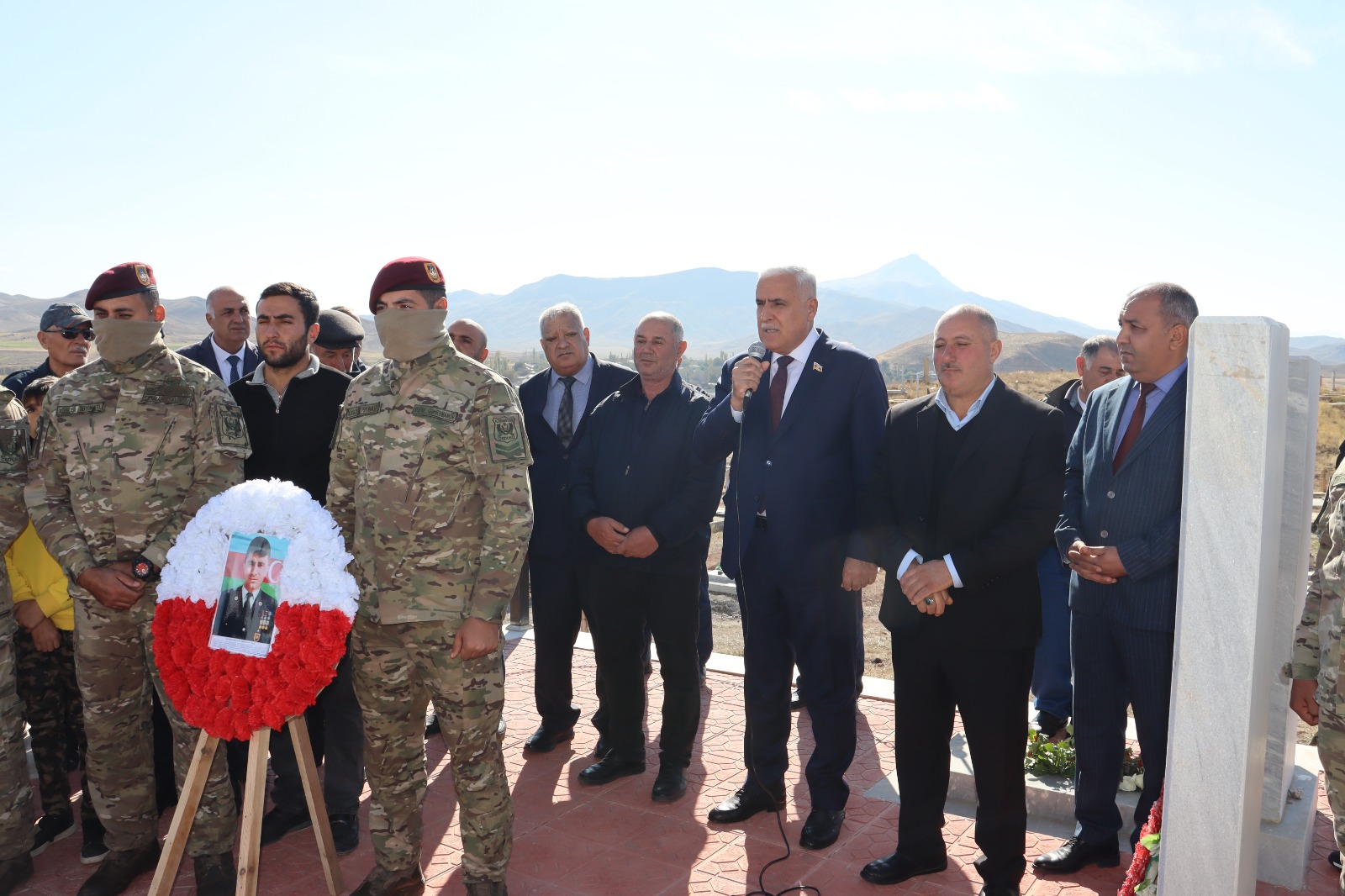 Vüqar Rəhimzadə Culfa rayonunun Əbrəqunus kəndində şəhidin anım mərasimində iştirak edib (FOTO)