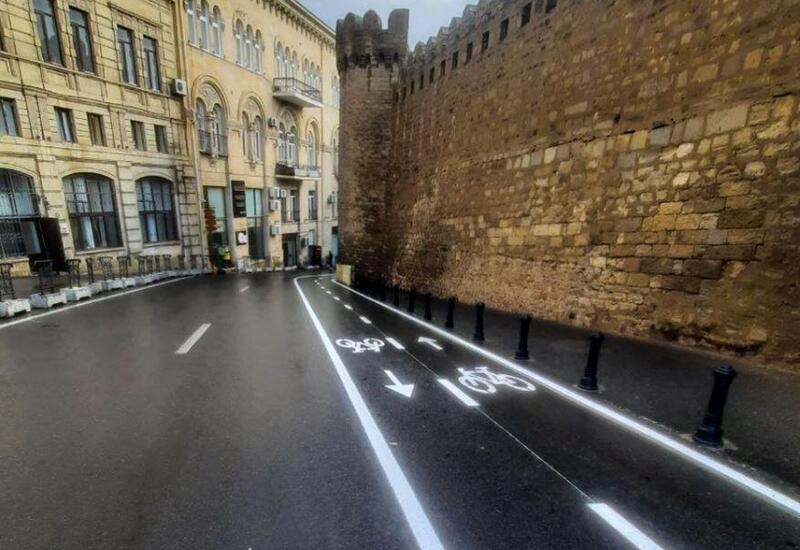 Bakının bu küçəsində velosiped zolaqları çəkildi (FOTO)