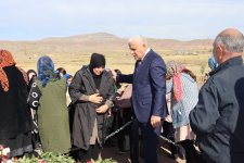 Vüqar Rəhimzadə Culfa rayonunun Əbrəqunus kəndində şəhidin anım mərasimində iştirak edib (FOTO)
