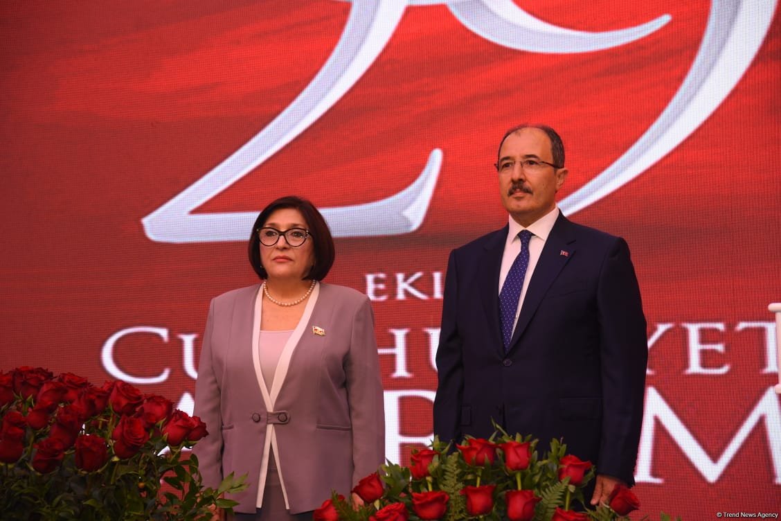 Bakıda Türkiyədə ölkənin ən böyük bayramı - Cümhuriyyət Günü qeyd edilib (FOTO/VİDEO)