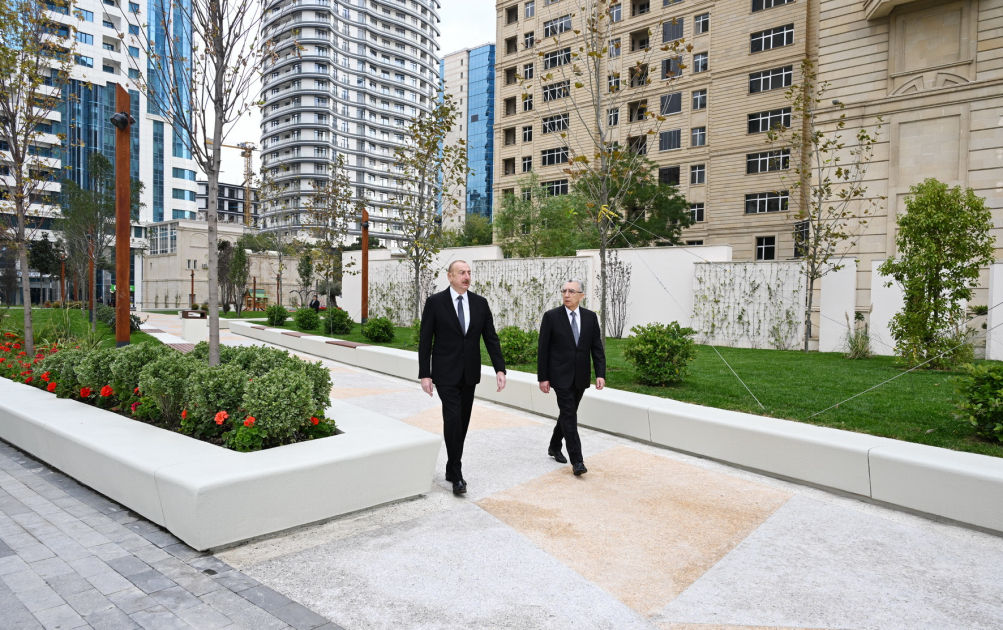 Prezident İlham Əliyev Bakının Nəsimi rayonunda yeni salınan parkda yaradılan şəraitlə tanış olub (FOTO/VİDEO) (YENİLƏNİB)