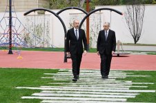 Prezident İlham Əliyev Bakının Nəsimi rayonunda yeni salınan parkda yaradılan şəraitlə tanış olub (FOTO/VİDEO) (YENİLƏNİB)