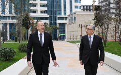 Prezident İlham Əliyev Bakının Nəsimi rayonunda yeni salınan parkda yaradılan şəraitlə tanış olub (FOTO/VİDEO) (YENİLƏNİB)