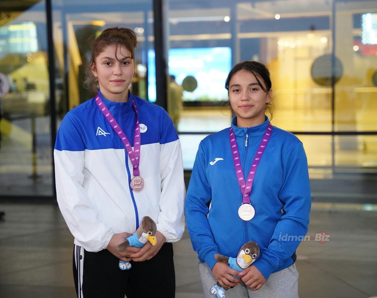 Dünya çempionatında uğur qazanan yunan-Roma güləşçilərimiz Vətənə qayıdıb (FOTO)