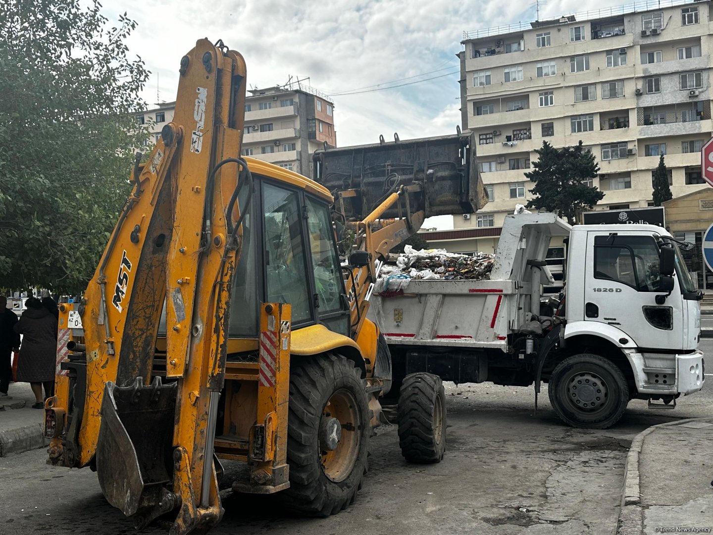 “8-ci km bazarı”nın ətrafındakı küçə ticarəti yığışdırılıb (FOTO/VİDEO)