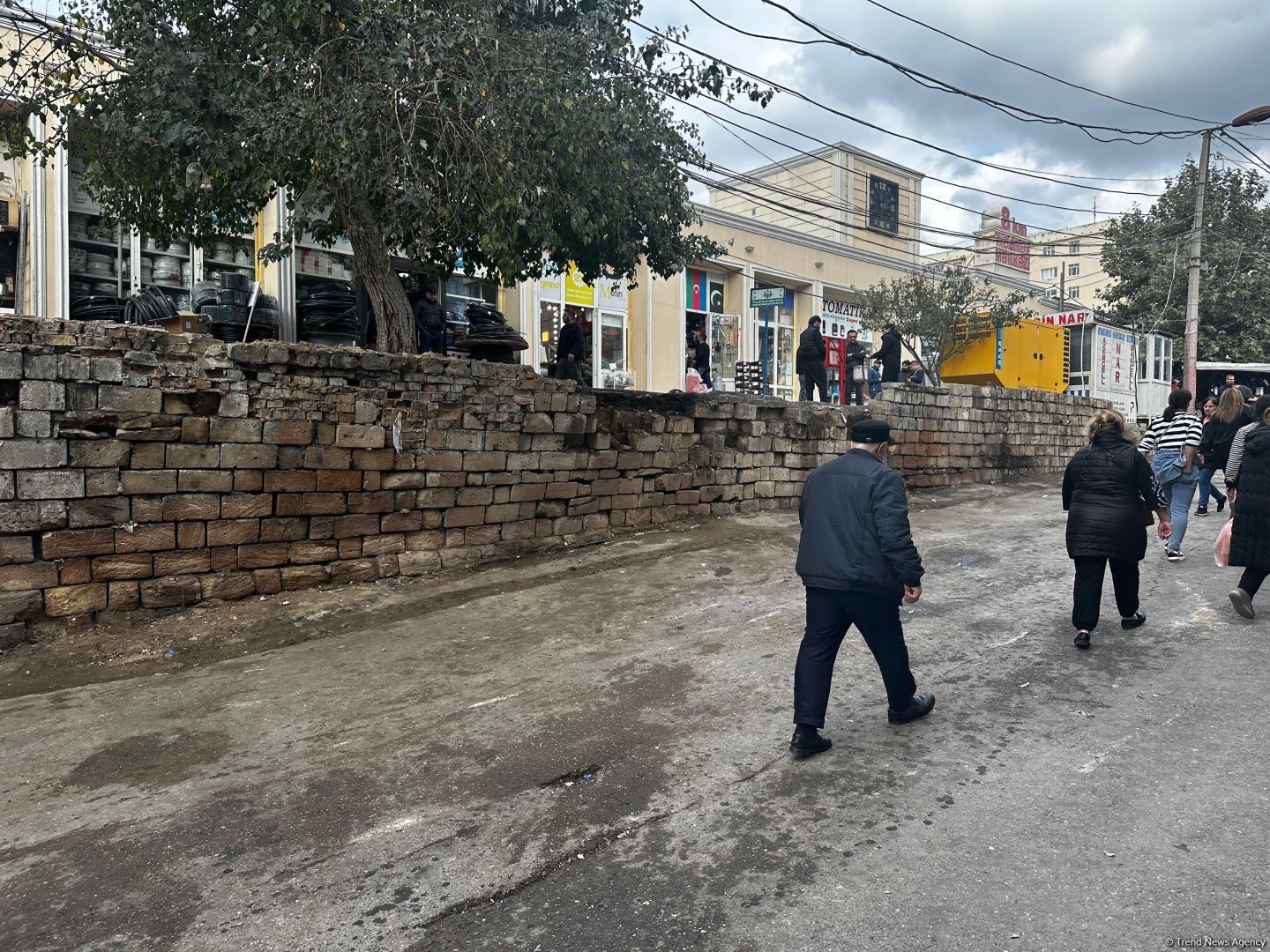 “8-ci km bazarı”nın ətrafındakı küçə ticarəti yığışdırılıb (FOTO/VİDEO)