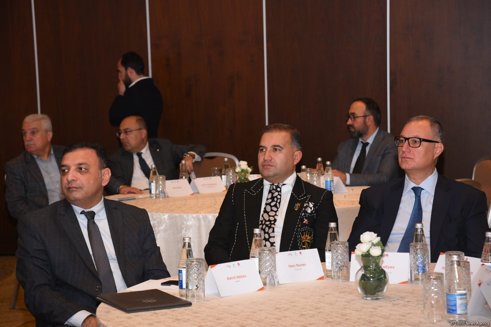 ANAMA-ya üç mianaaxtaran it verilib (FOTO)