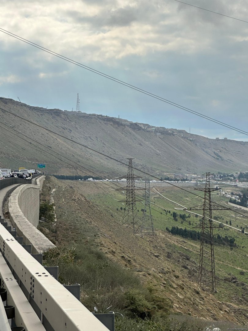 Bakı-Qazax yolunda böyük tıxac yaranıb (FOTO/VİDEO)