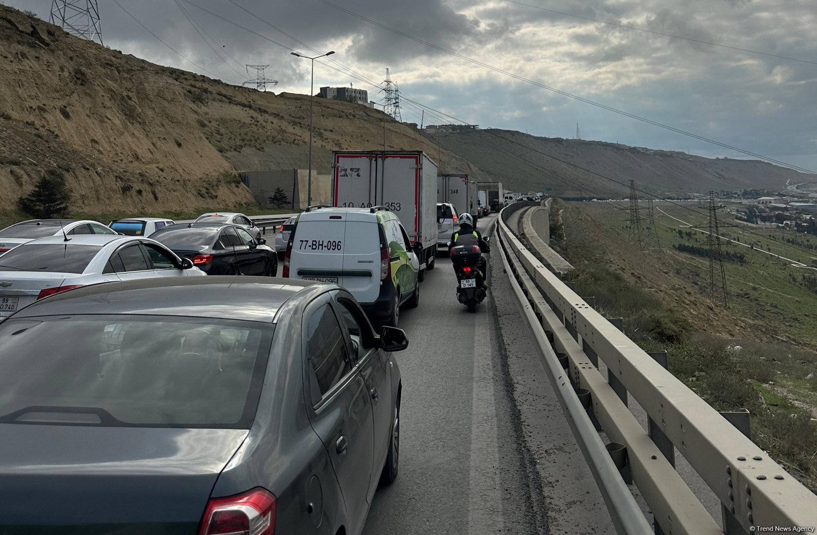 Bakı-Qazax yolunda böyük tıxac yaranıb (FOTO/VİDEO)