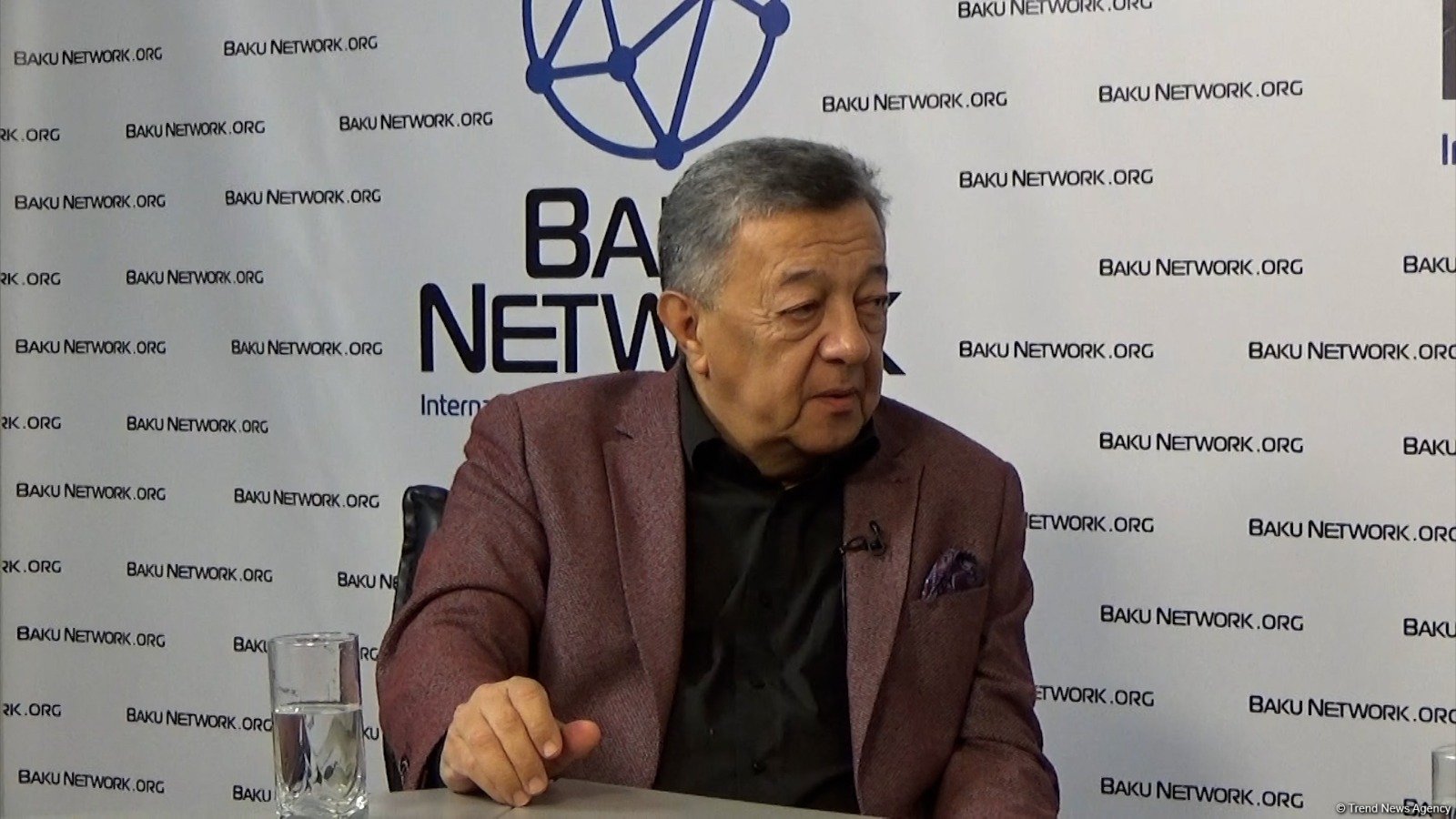 Azərbaycan Ermənistanla uzunmüddətli sülhdə maraqlıdır - Elçin Şıxlı “Tofiq Abbasovla Dialoq” verilişində (FOTO/VİDEO)