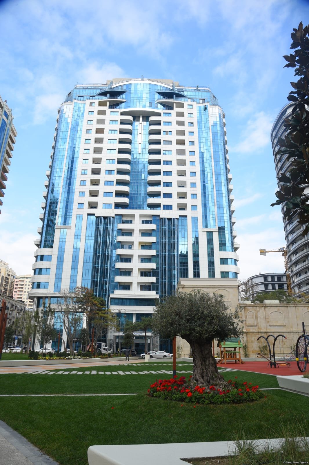 Bakıda yeni salınan parkdan FOTOREPORTAJ