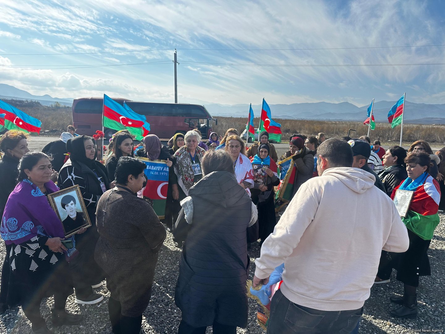 Birinci Qarabağ müharibəsində itkin düşənlərin ailələri Ağdam, Xocalı, Xankəndi və Şuşaya səfər ediblər (FOTO)
