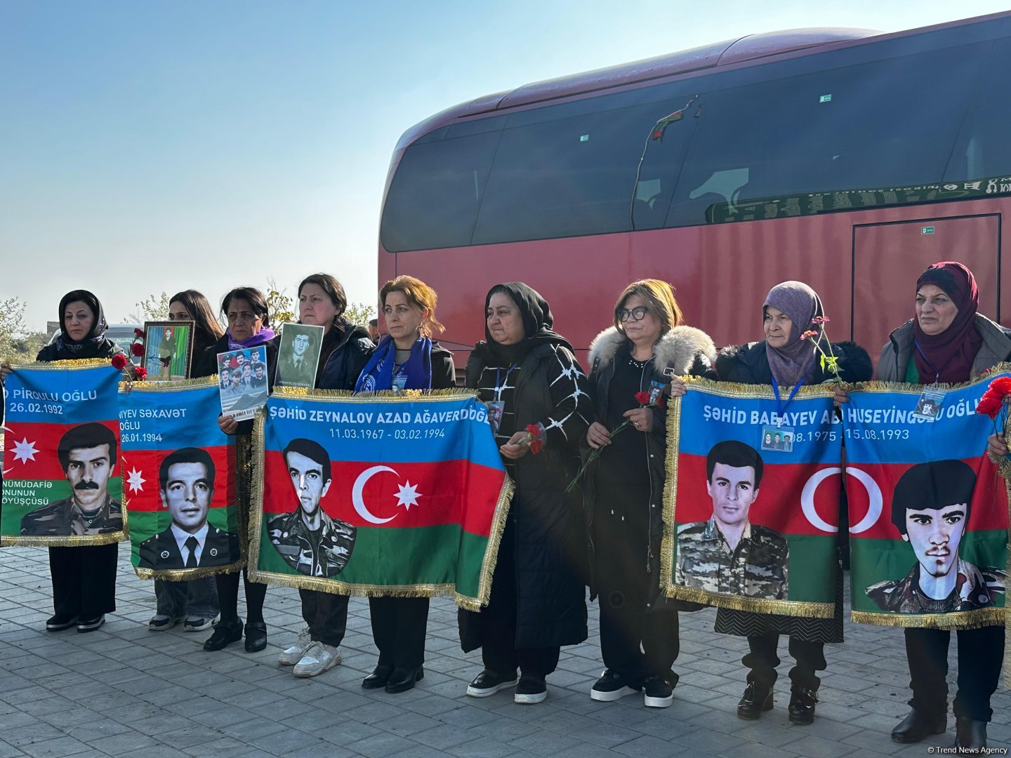 Birinci Qarabağ müharibəsində itkin düşənlərin ailələri Ağdam, Xocalı, Xankəndi və Şuşaya səfər ediblər (FOTO)