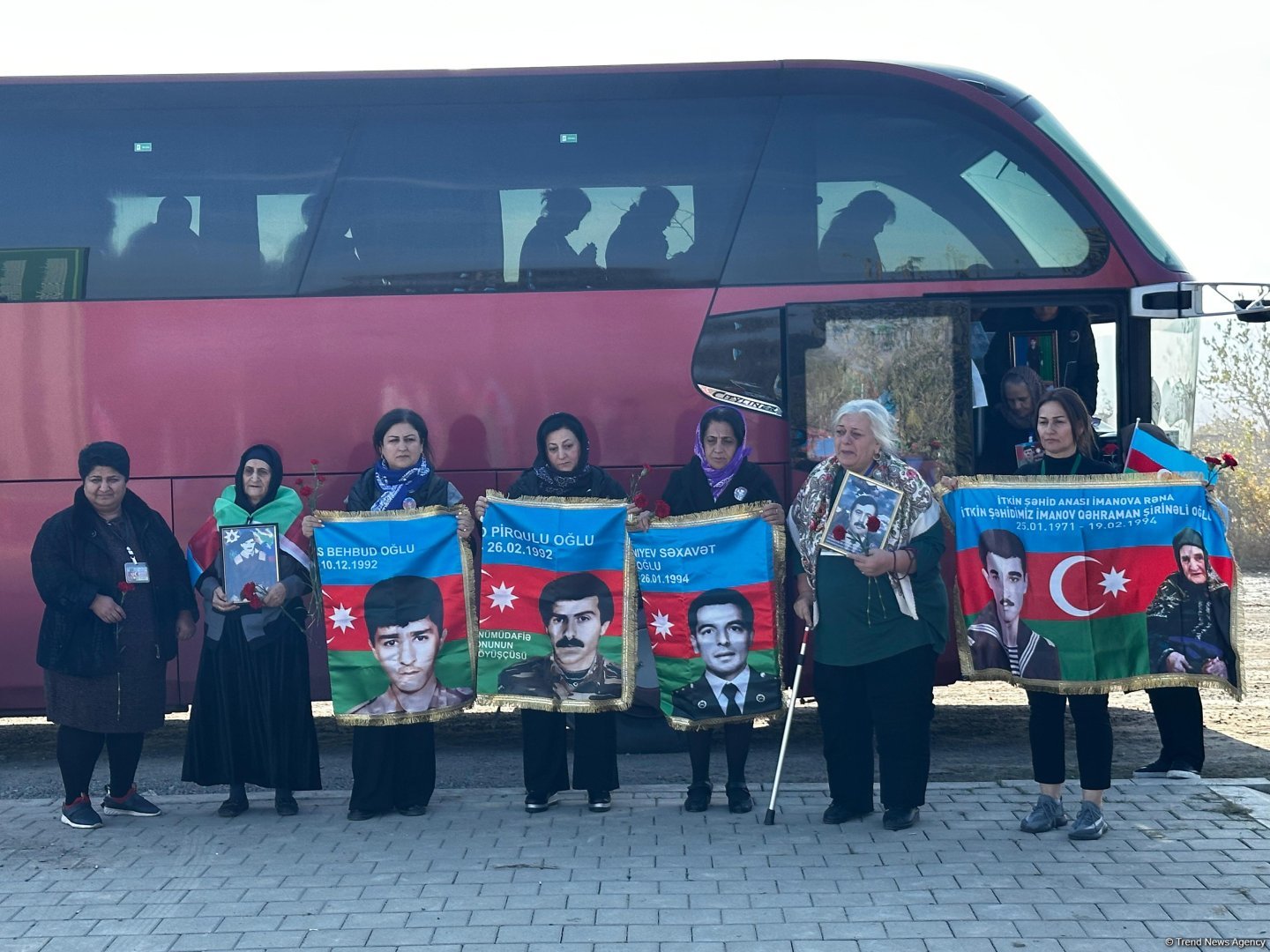 Birinci Qarabağ müharibəsində itkin düşənlərin ailələri Ağdam, Xocalı, Xankəndi və Şuşaya səfər ediblər (FOTO)