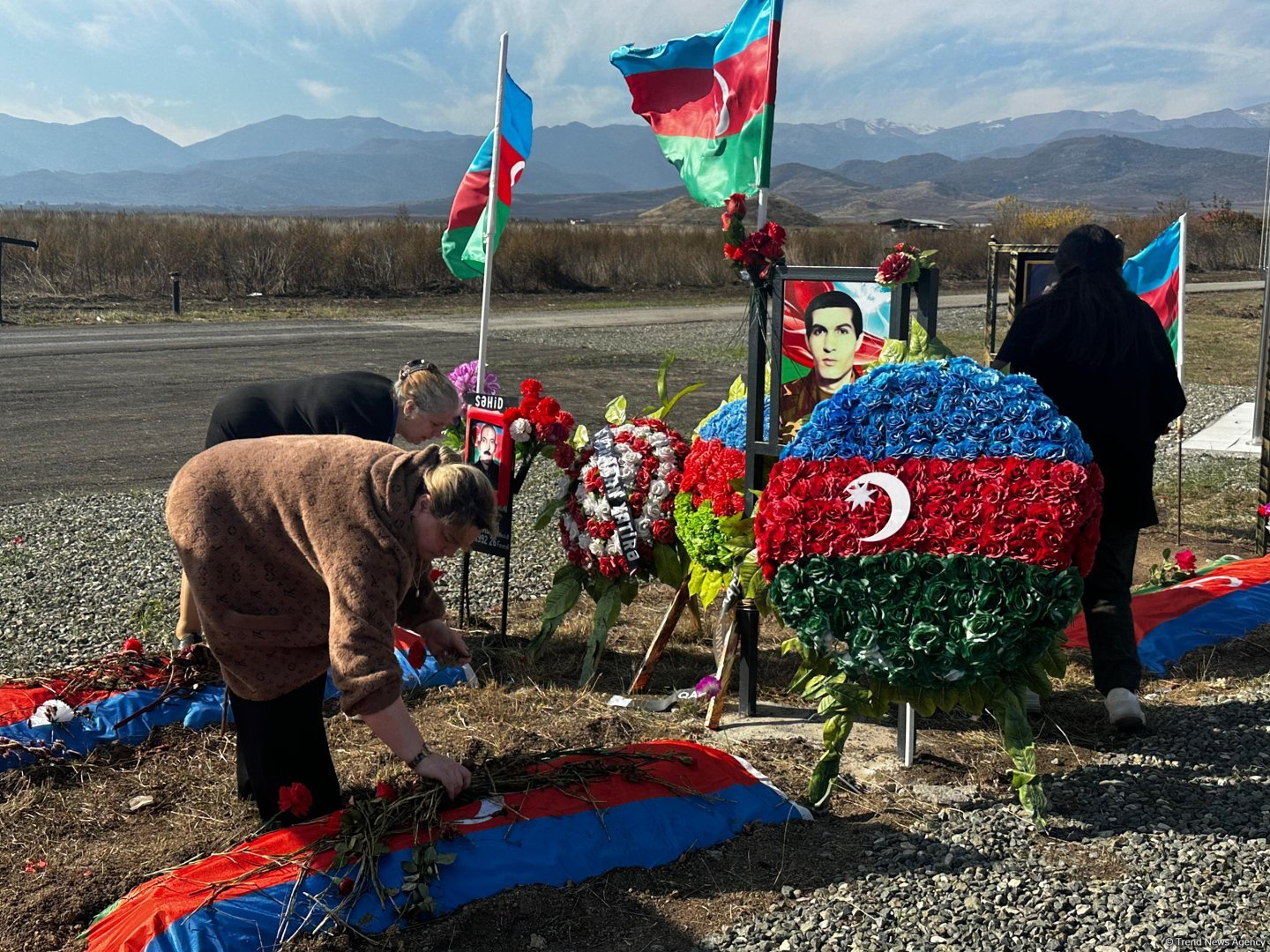 Birinci Qarabağ müharibəsində itkin düşənlərin ailələri Ağdam, Xocalı, Xankəndi və Şuşaya səfər ediblər (FOTO)